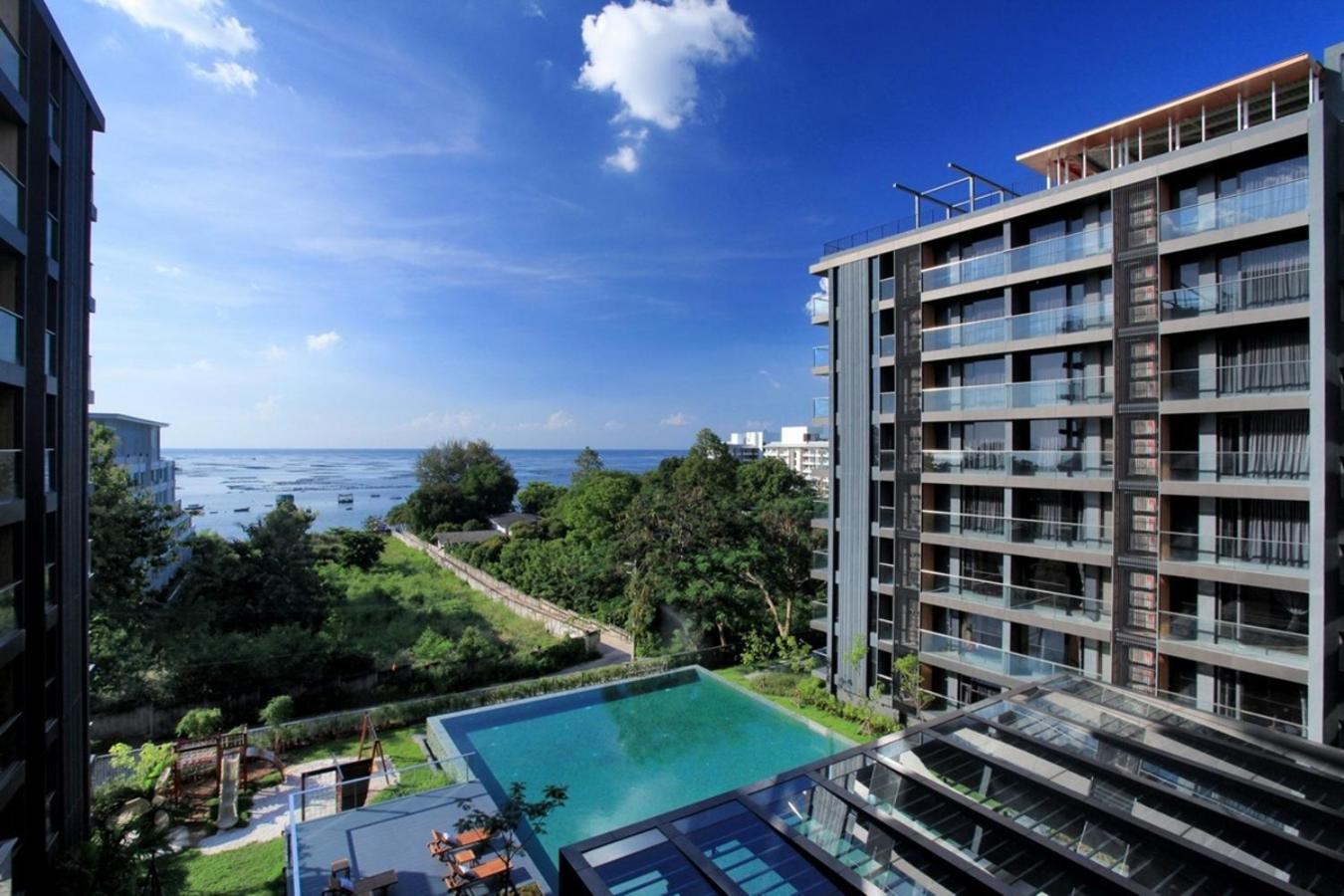 Balcony Seaside Sriracha Hotel & Serviced Apartments Si Racha Exterior photo